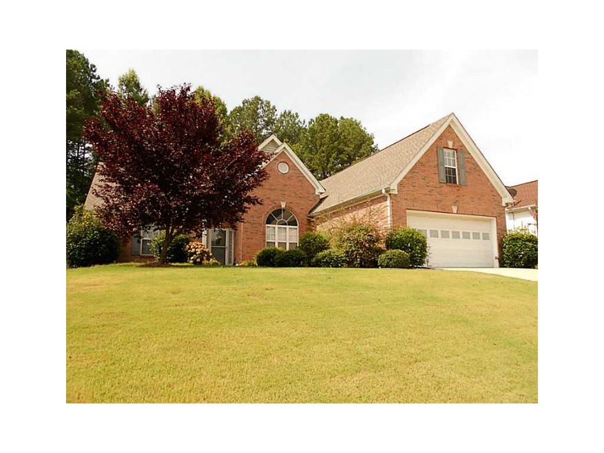 Exterior Front. Beautiful Brick / Vinyl Ranch on P