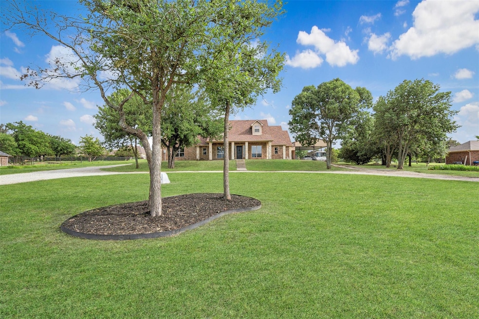 835 Trailwood Dr, Weatherford, TX 76085 - photo 1