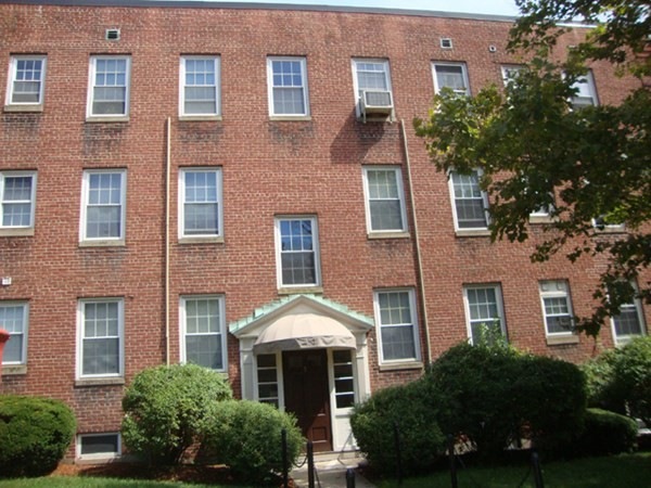 1 Lanark Rd unit 4, Brookline, MA 02445 - photo 1