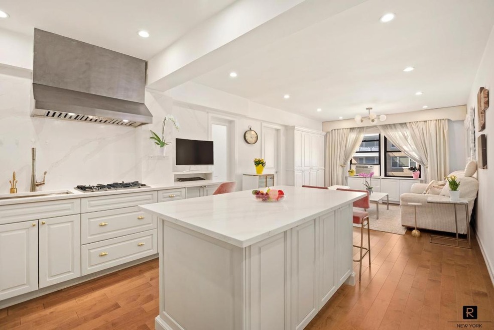 54 E 8th St unit 6-A, New York, NY 10003 - photo 1