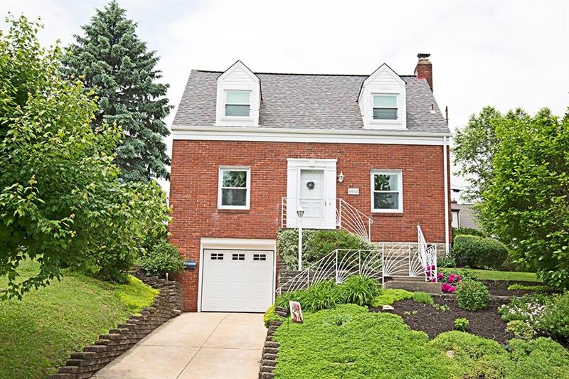 Welcome to 1068 Arbor Drive in Greentree!