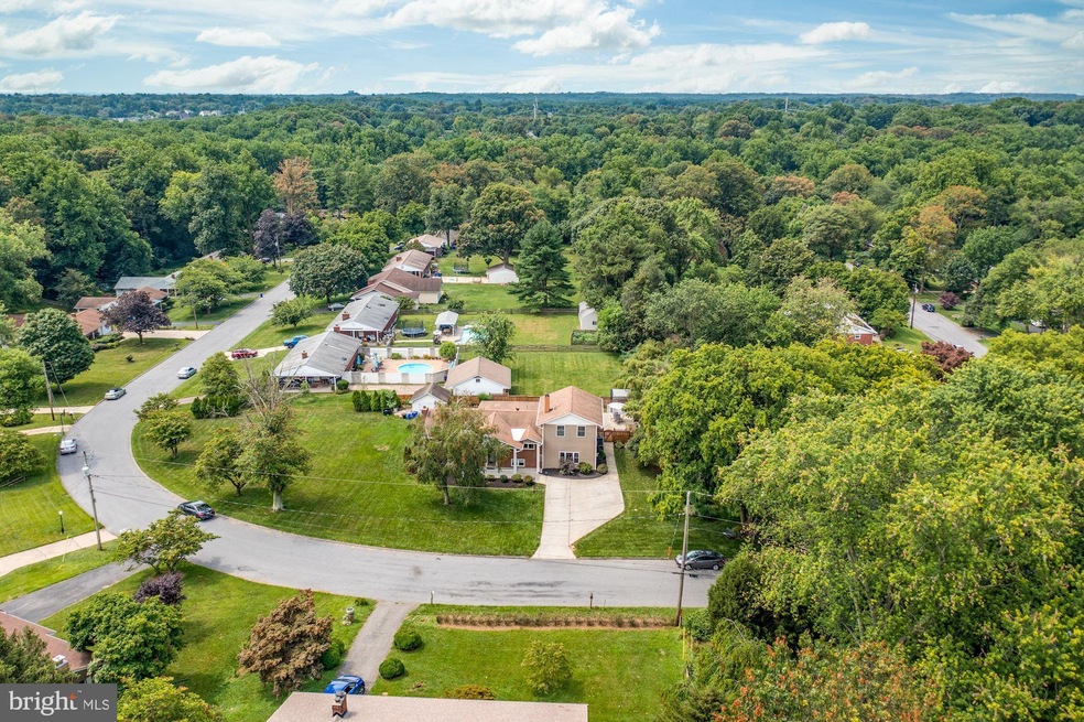 10735 E Crestview Ln, Laurel, MD 20723 - photo 1