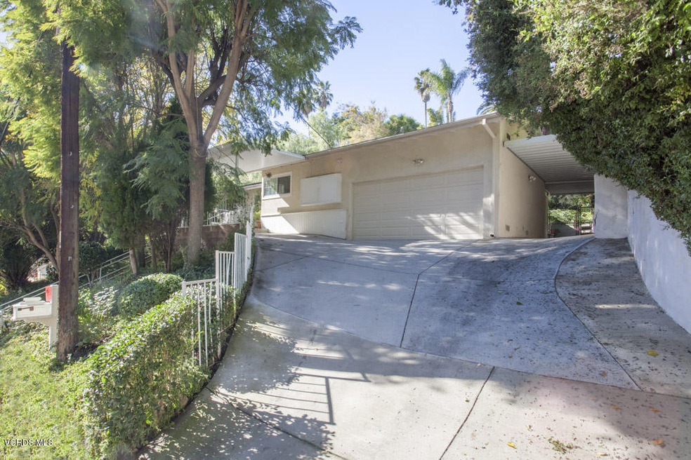 5041 Calderon Rd, Woodland Hills, CA 91364 - photo 1