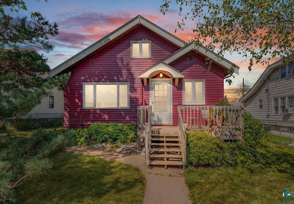 4705 Tioga St, Duluth, MN 55804 - photo 1