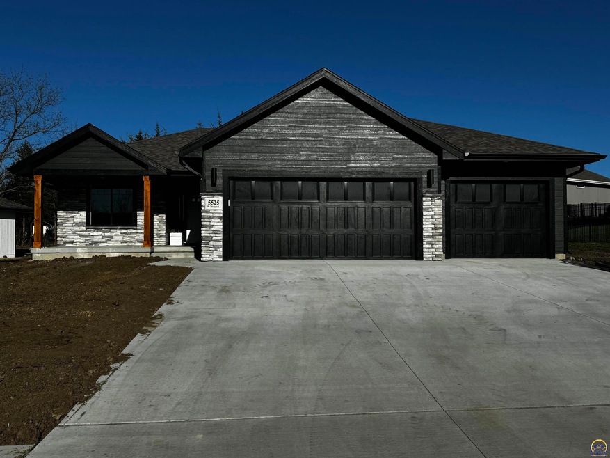5525 SW Maupin Ln, Topeka, KS 66610 - photo 1