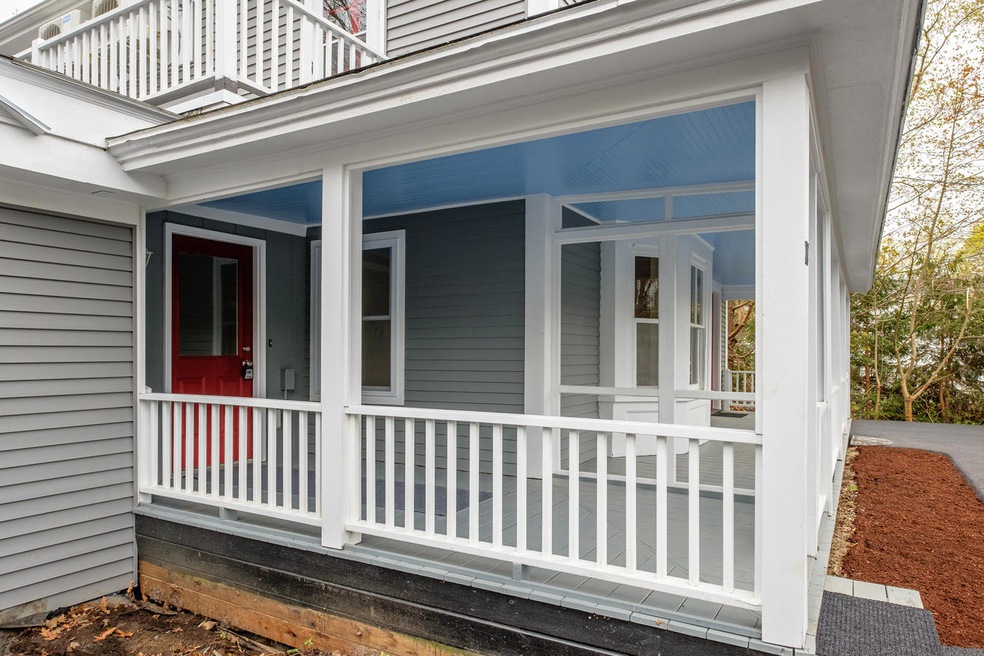 SCREEN PORCH