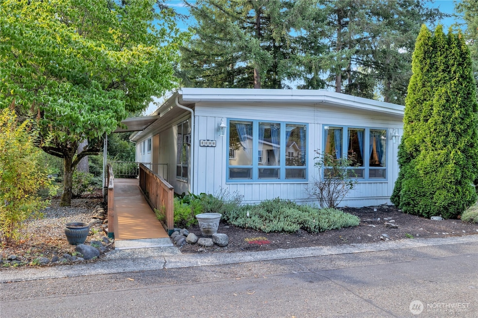 18425 NE 95th St unit 110, Redmond, WA 98052 - photo 1