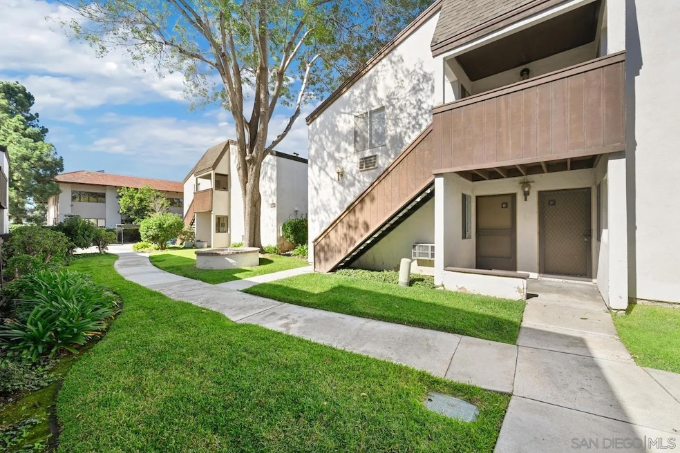 1361 Caminito Gabaldon unit F, San Diego, CA 92108 - photo 1