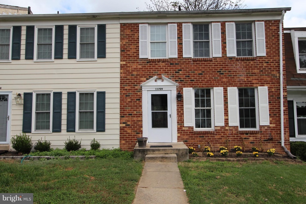 11709 Trophy Ct, Germantown, MD 20876 - photo 1