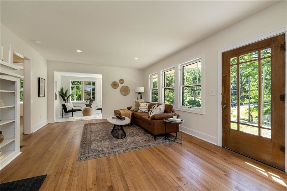 3817 Lanewood Dr, Des Moines, IA 50311 - photo 1