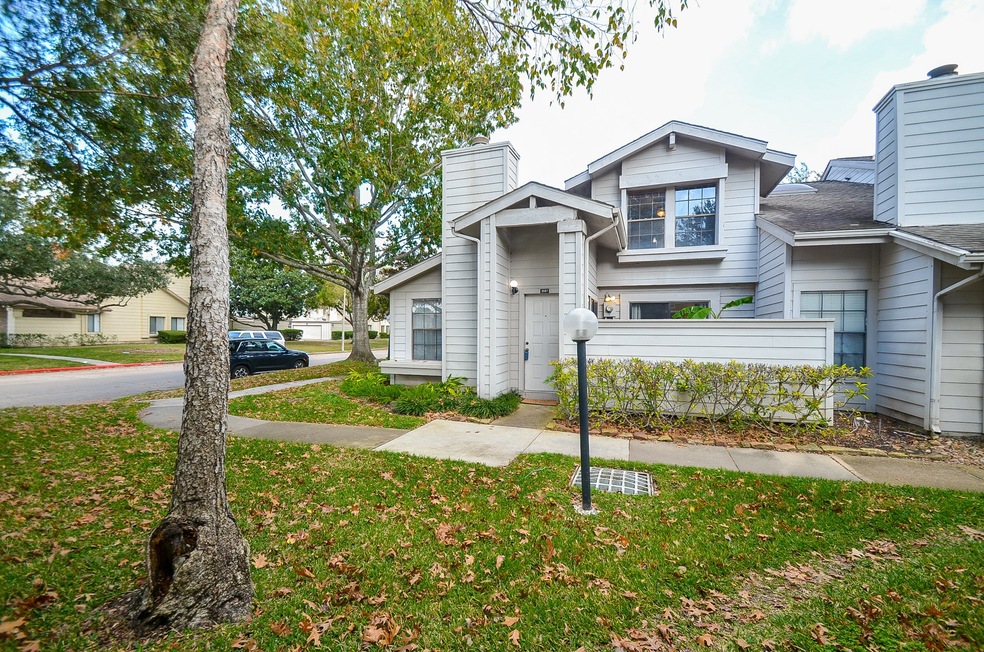 Charming 2-story townhome located in the Westwind
