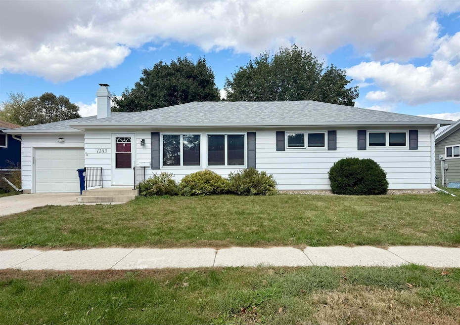 1203 W 5th St, Spencer, IA 51301 - photo 1