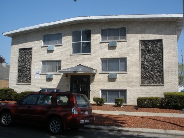 1213 N 34th Ave unit 17, Melrose Park, IL 60160 - photo 1