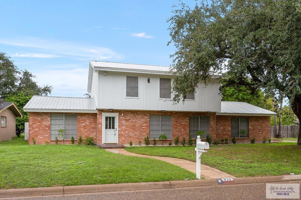 810 S Oregon Ave, Weslaco, TX 78596 - photo 1
