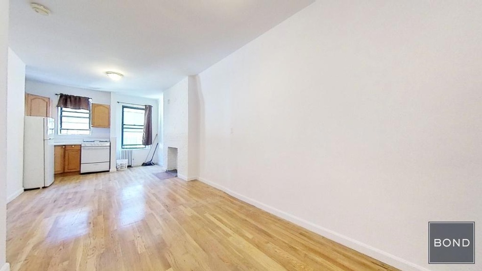 239 E 24th St unit 9, New York, NY 10010 - photo 1