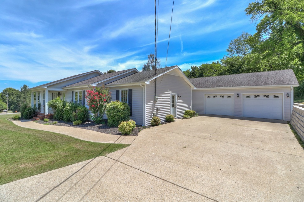 Welcome to 2128 Hidden Valley Circle Lewisburg TN. 