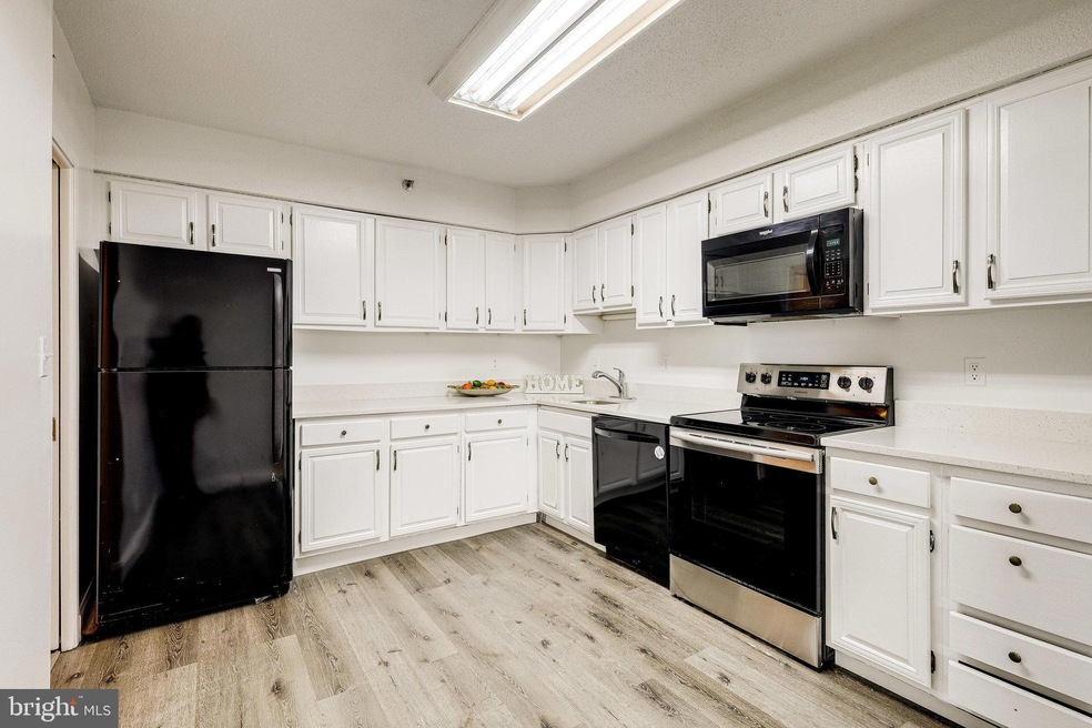 Skyline House unit 1104, Baileys Crossroads, VA 22041 - photo 1