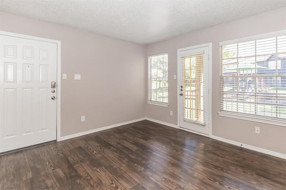 8301 Boat Club Rd unit 1321, Fort Worth, TX 76179 - photo 1