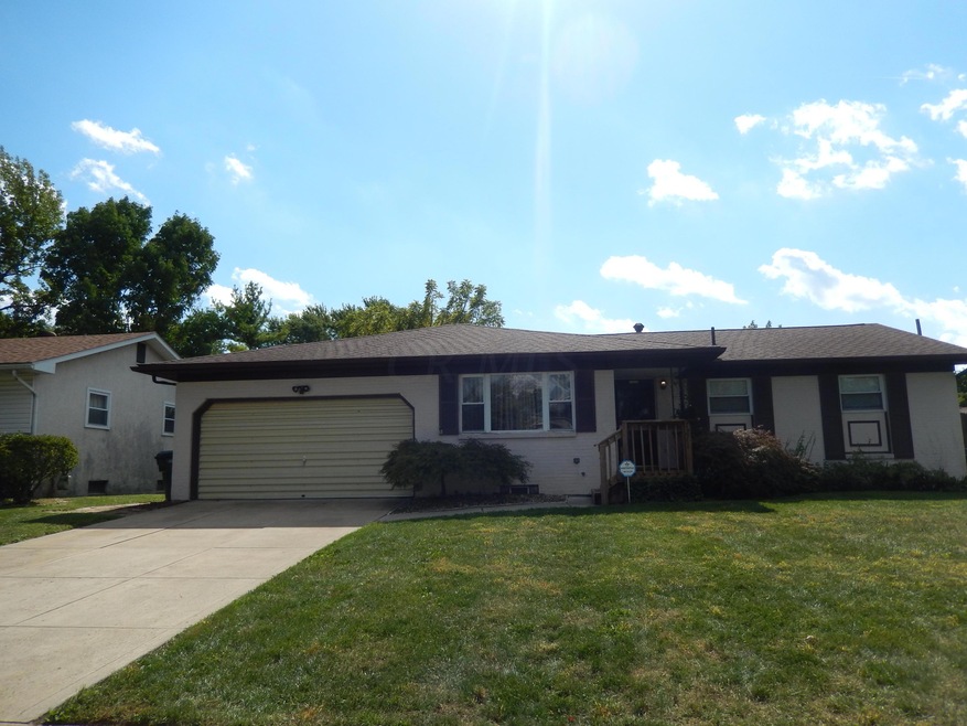 1211 Ironwood Dr, Columbus, OH 43229 - photo 1