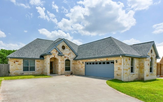 811 Dogwood Ln, Fredericksburg, TX 78624 - photo 1