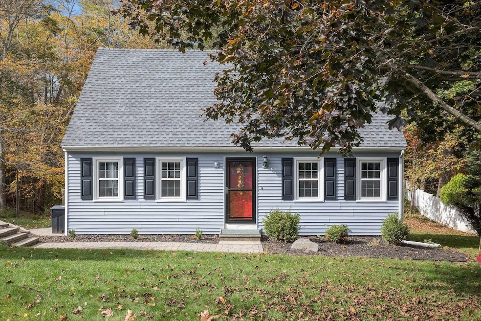 8 Durell Dr, Newmarket, NH 03857 - photo 1