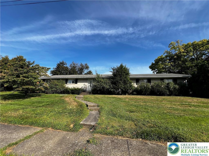 1417 W Woodlawn St unit 1431, Allentown, PA 18102 - photo 1