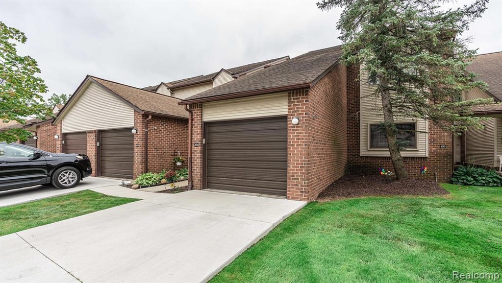 Welcome to 6660 Ridgefield Circle, #204