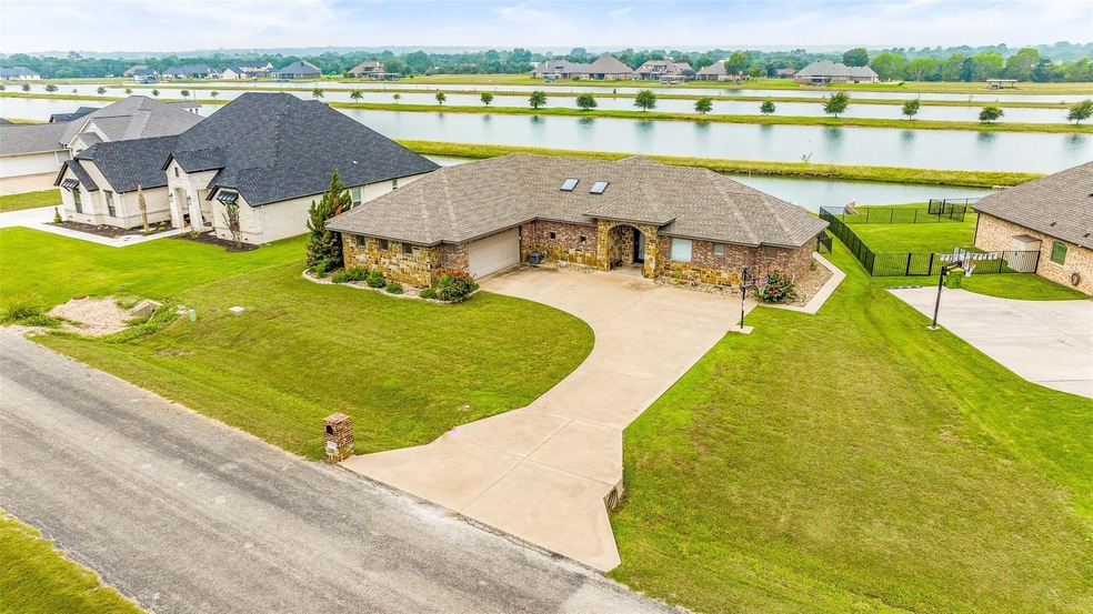 4004 Upper Lake Cir, Granbury, TX 76049 - photo 1