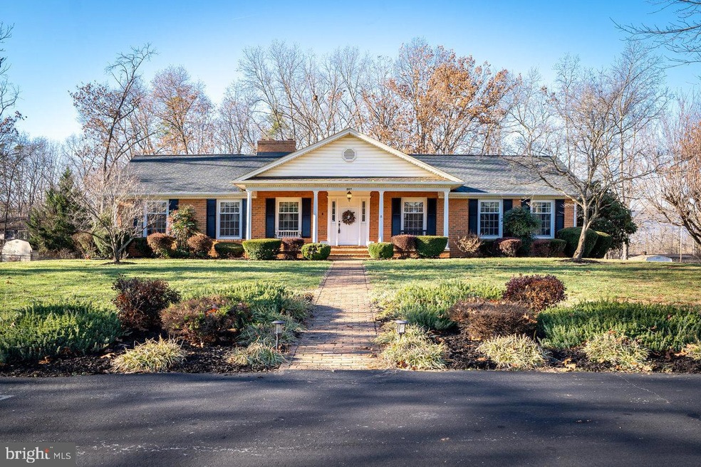 207 Circle View Rd, Luray, VA 22835 - photo 1