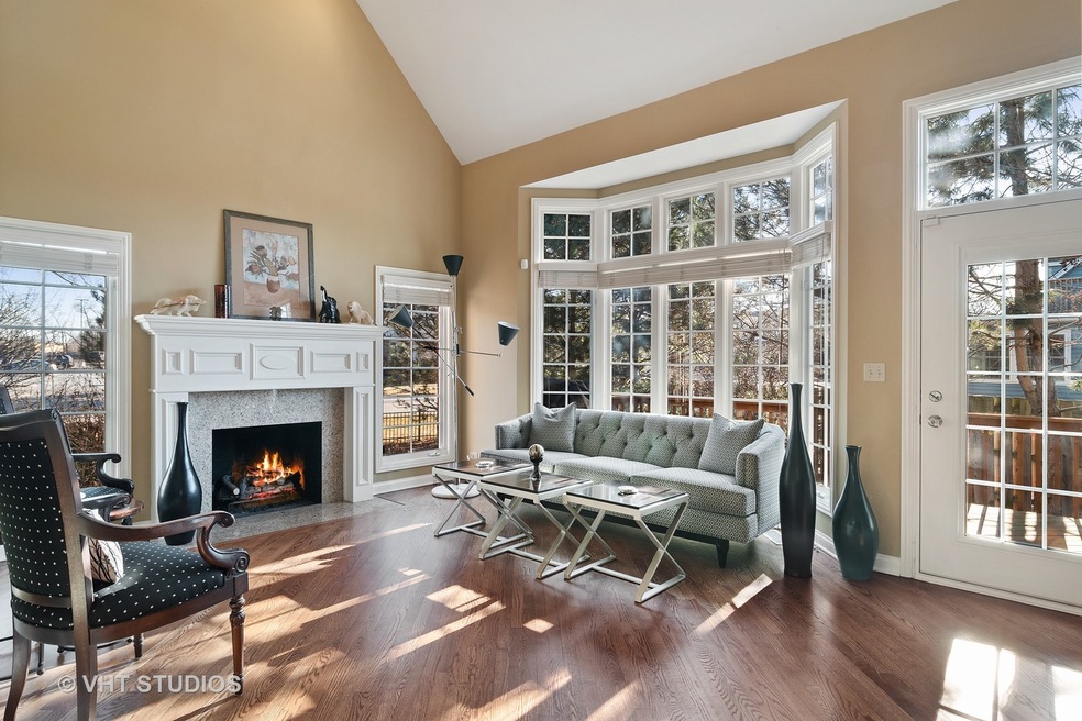 138 E Knighton Place, Elmhurst, IL 60126 - photo 1