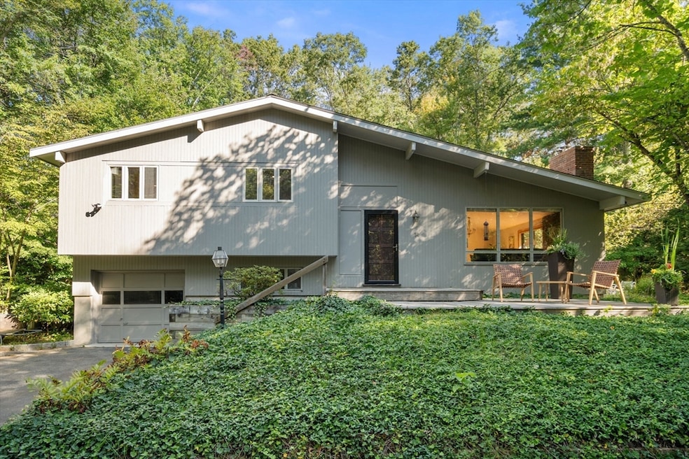 Sold $1,020,000 • Co-Listing Agent