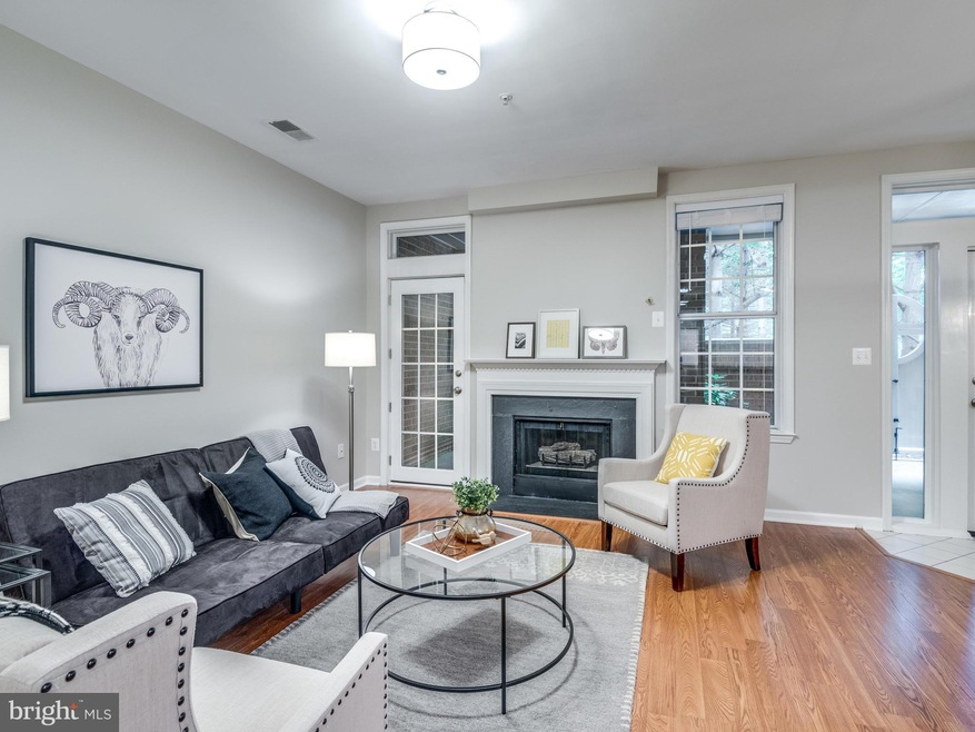 1349 Garden Wall Cir unit 608, Reston, VA 20194 - photo 1