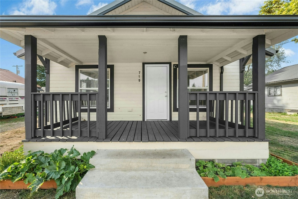 For Sale $330,000 • Co-Listing Agent