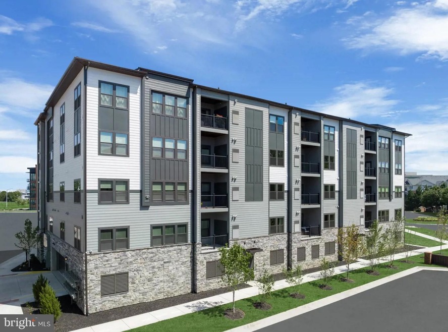 12880 Mosaic Park Way unit K, Herndon, VA 20171 - photo 1