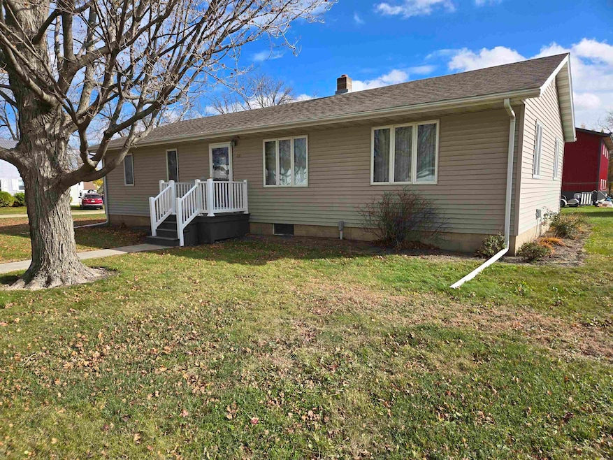 403 Center St, Lime Springs, IA 52155 - photo 1