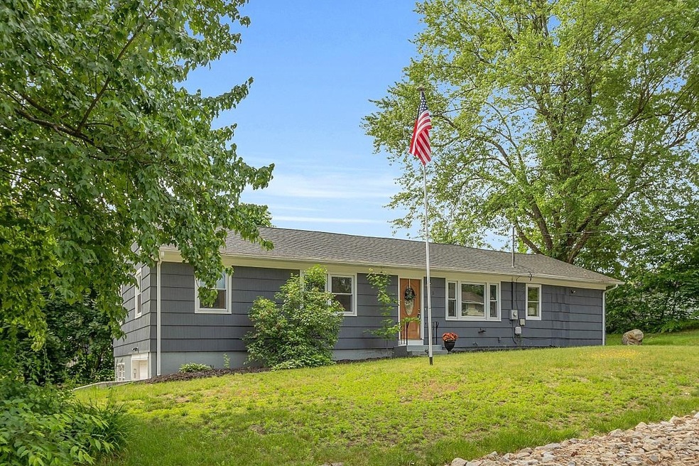 2 Hemlock St, Hudson, NH 03051 - photo 1