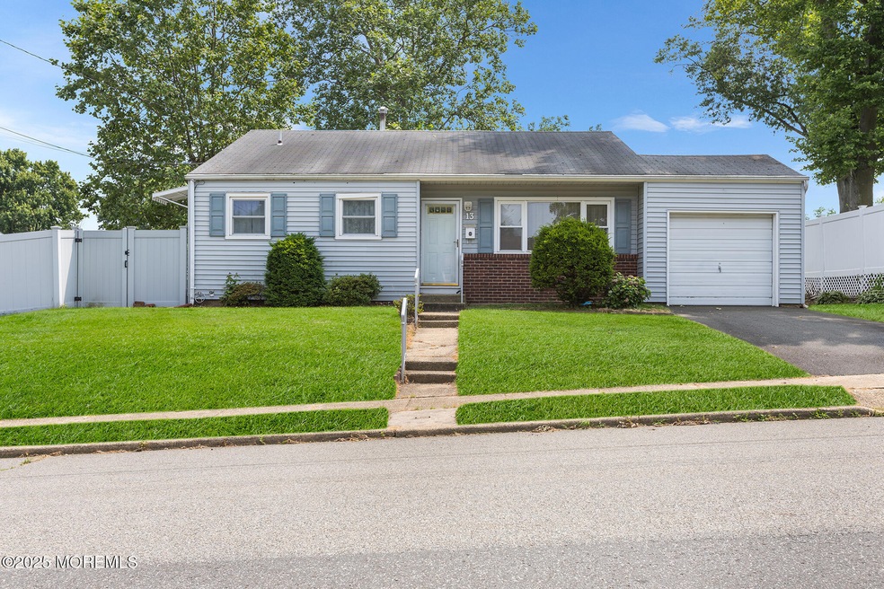 13 Copper Ln Hazlet, NJ-03