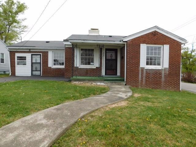 220 Montrose Ave, Harrodsburg, KY 40330 - photo 1