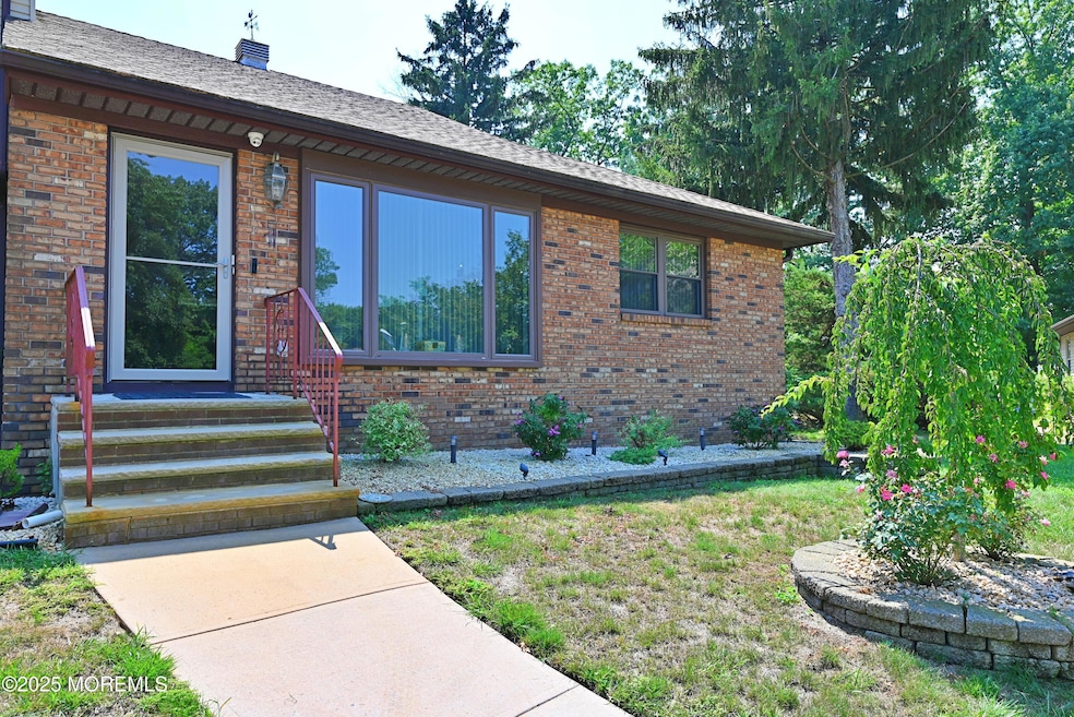 20 Pendleton Place, Old Bridge, NJ 08857 - photo 1