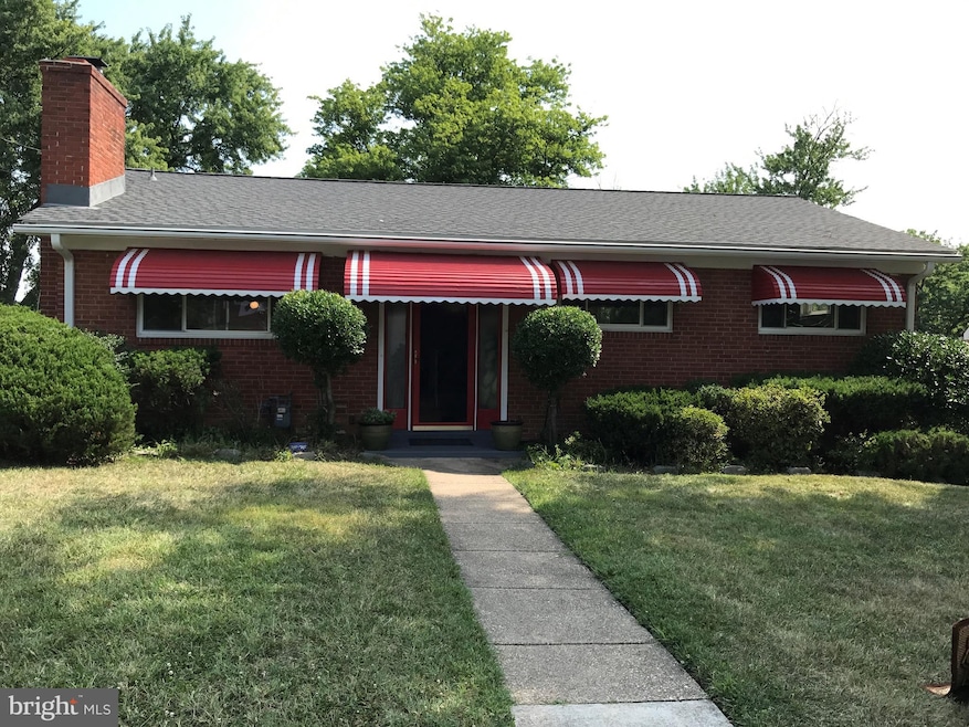 928 Ray Rd, Hyattsville, MD 20783 - photo 1