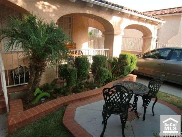 Front oval patio area