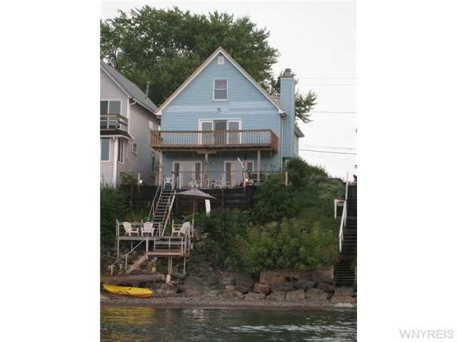 Exterior Front. LAKEFRONT FUN!!! Direct beach acce