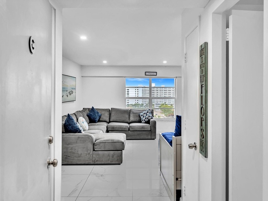 The Warwick Condominium unit 8G, Fort Lauderdale, FL 33308 - photo 1