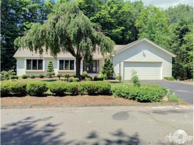 2 Horseshoe Ln, Farmington, CT 06032 - photo 1