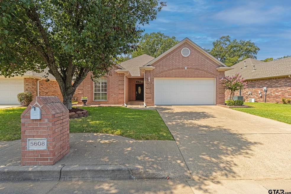 5608 Hollybrook Dr, Tyler, TX 75703 - photo 1