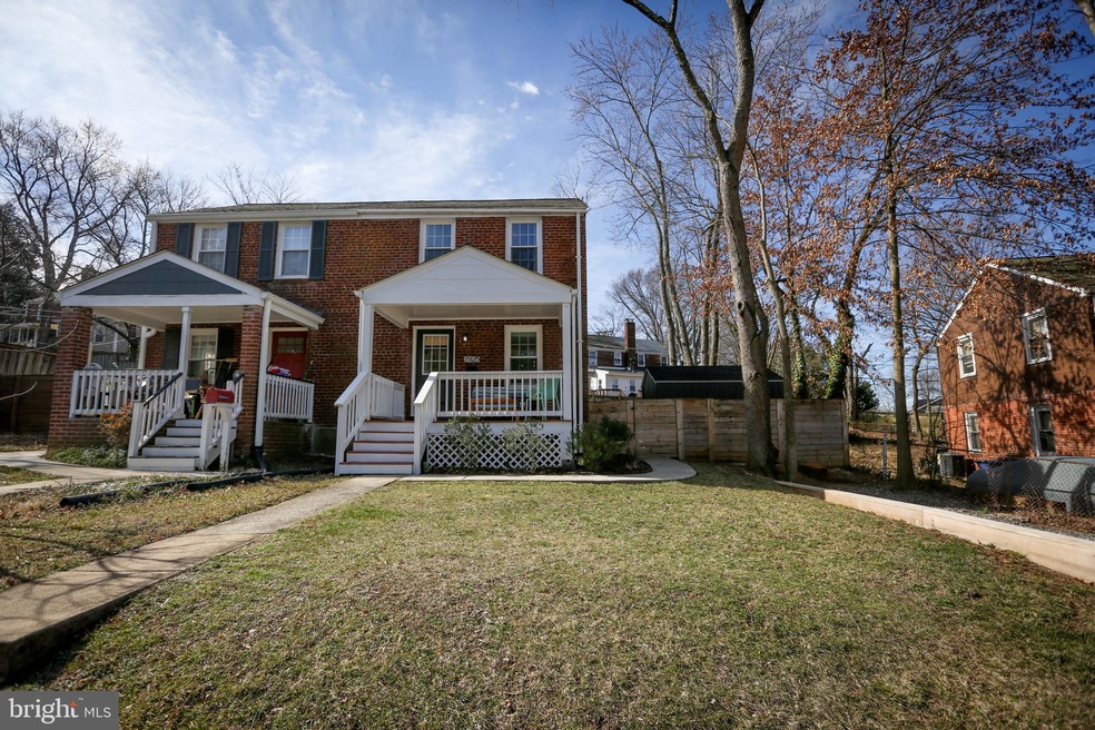 2725 Farnsworth Dr, Alexandria, VA 22303 - photo 1