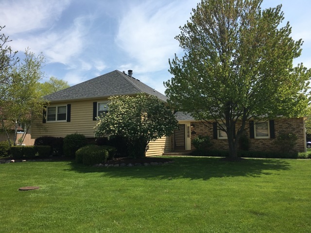 3496 Meadow Crest Cir, Gurnee, IL 60031 - photo 1