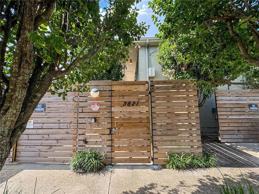 3821 Laurel St unit 4, New Orleans, LA 70115 - photo 1