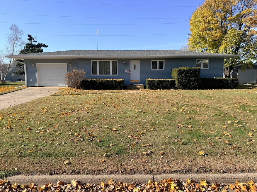 1732 Viking Ave, Holmen, WI 54636 - photo 1