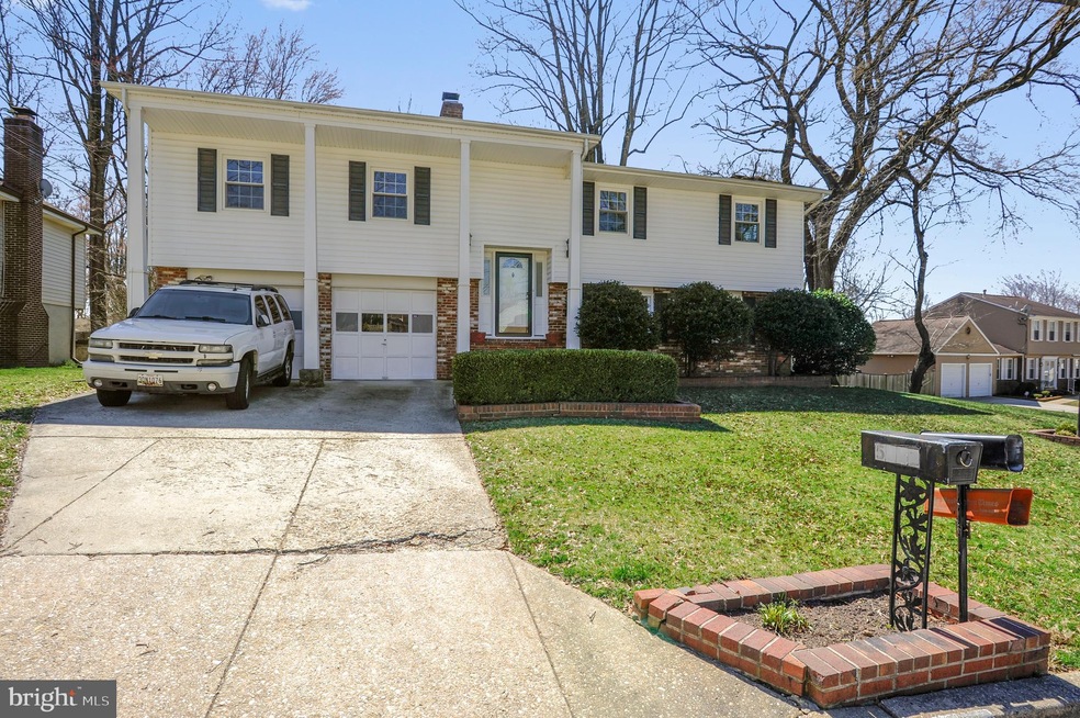 5711 Sir Galahad Rd, Glenn Dale, MD 20769 - photo 1
